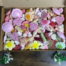 Load image into Gallery viewer, You're The Kind Of Grandad Everyone Wishes They Had Treat Box