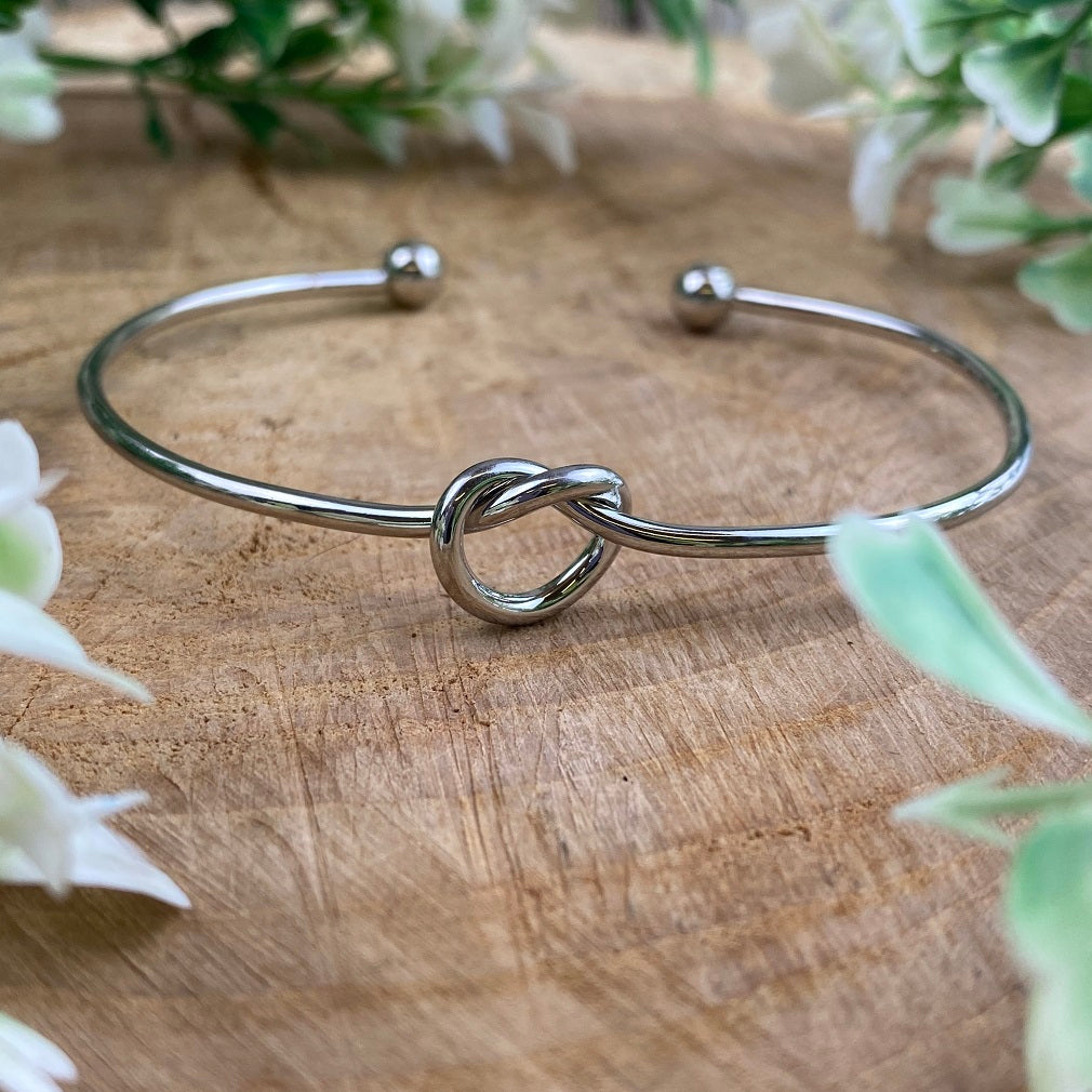 Silver knot 2025 bracelet bridesmaid