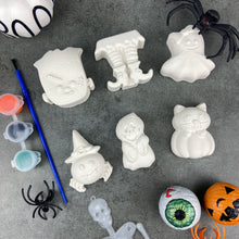 Load image into Gallery viewer, Monday Madness!! - Set of 3 Halloween Pot Paints - 2 sets for just £5!!!!!!!!
