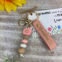 Load image into Gallery viewer, Personalised Mother’s Day Flower Keyring

