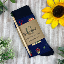 Load image into Gallery viewer, Gardening Design Socks With Plantable Pencil!
