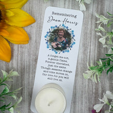 Load image into Gallery viewer, Tealight Candle, Forget Me Not Wreath Photo
